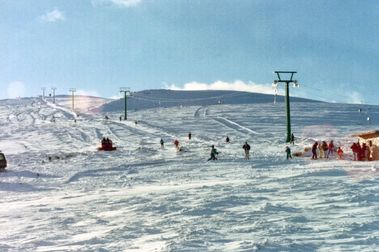 El Morredero ski resort in León, Spain - panoramic view of ski slopes and mountain facilities