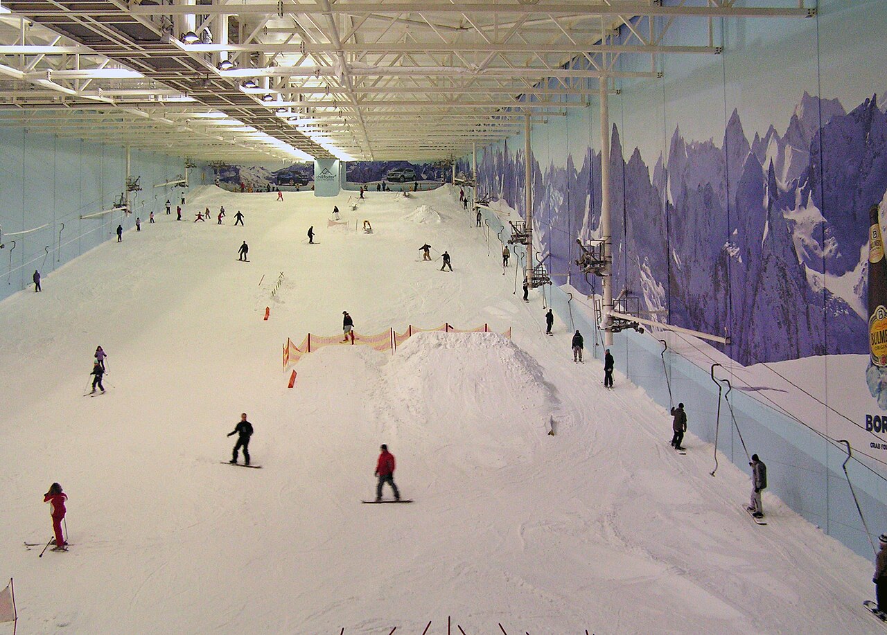 Chill Factore ski resort in Manchester, England - panoramic view of ski slopes and mountain facilities