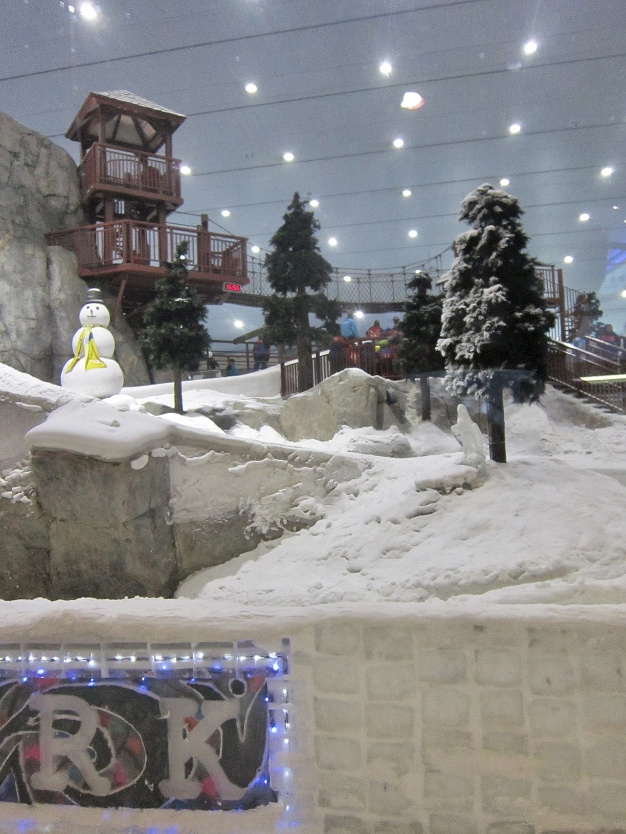 Ski Dubai ski resort in United Arab Emirates